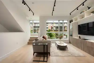 3984 DUMFRIES STREET, Vancouver BC V5N 0J1