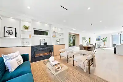 6160 GRANVILLE STREET, Vancouver BC V6M 3E3