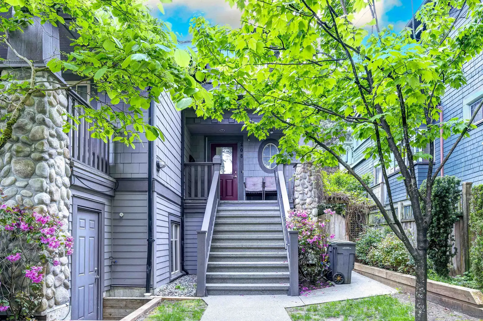 208 W 13TH AVENUE, Vancouver BC V5Y 1V9