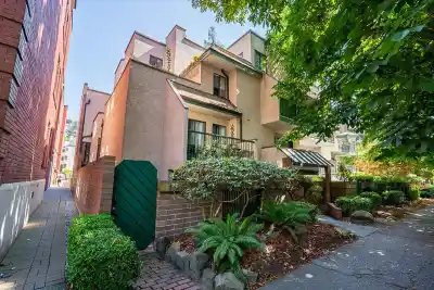 203 1169 NELSON STREET, Vancouver BC V6E 1J3