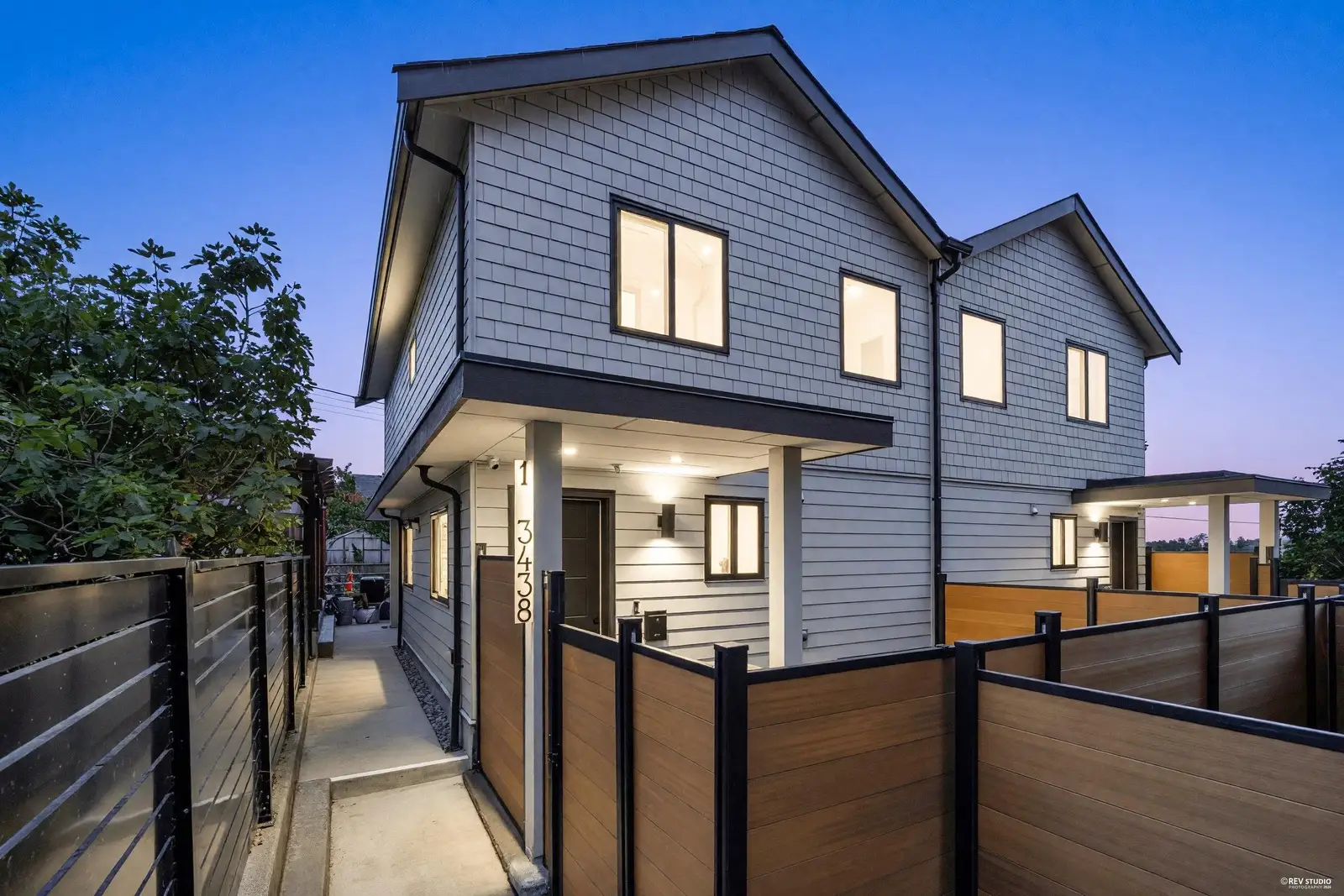 1 3438 TRIUMPH STREET, Vancouver BC V5K 1T8