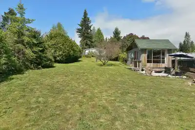 6217 BLIGH ROAD, Sechelt BC V7Z 0M1