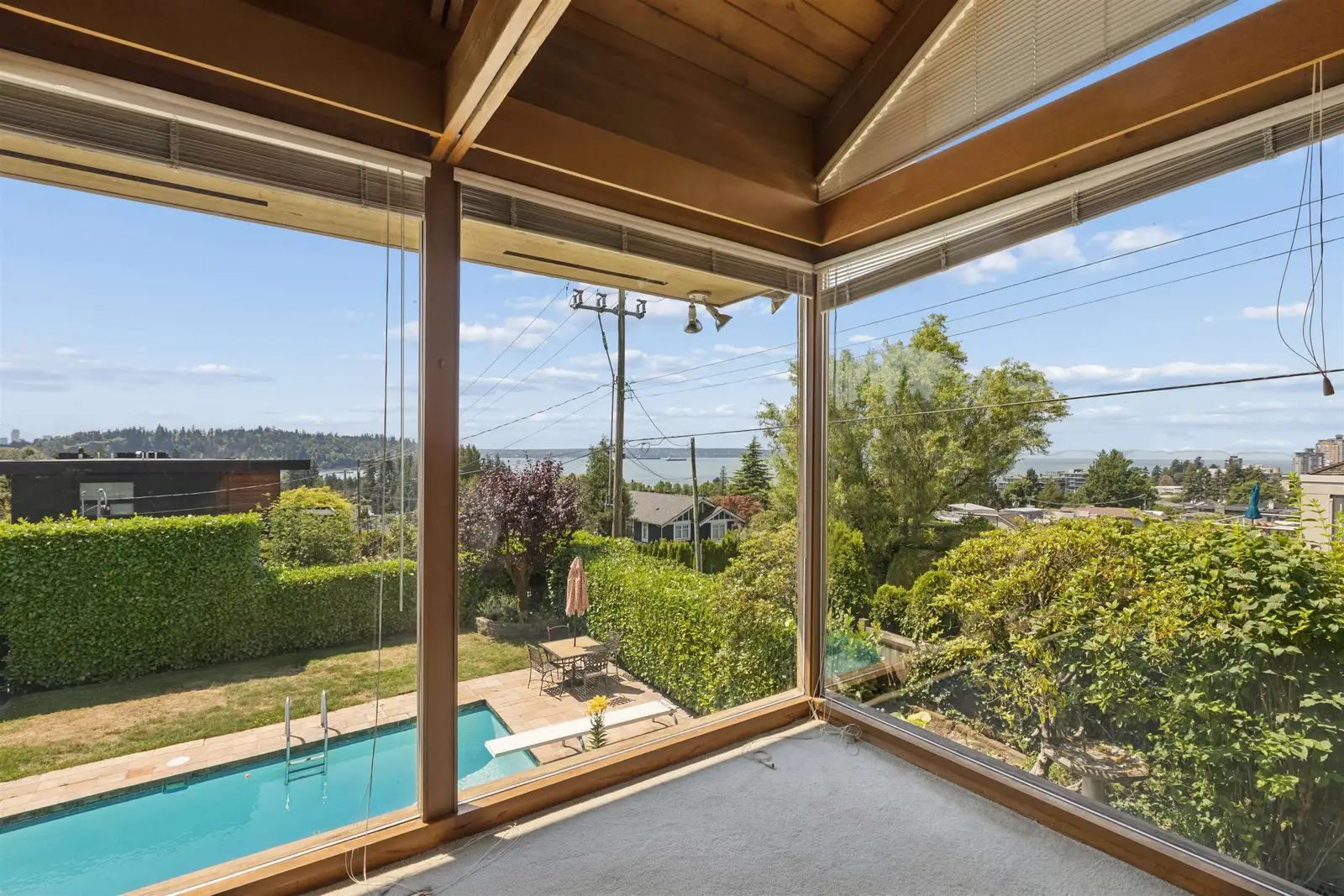 1092 DUCHESS AVENUE, West Vancouver BC V7T 1G9