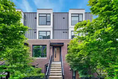 7601 YUKON STREET, Vancouver BC V5X 2Y4