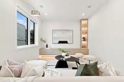 3 646 E 23RD AVENUE, Vancouver BC V5V 1X8