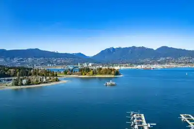 2001 277 THURLOW STREET, Vancouver BC V6C 0C1