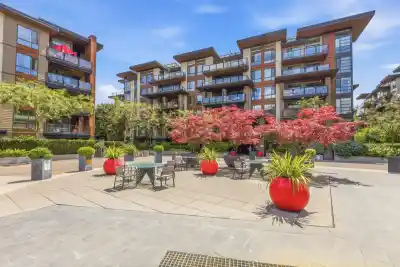 511 733 W 3RD STREET, North Vancouver BC V7M 0C8