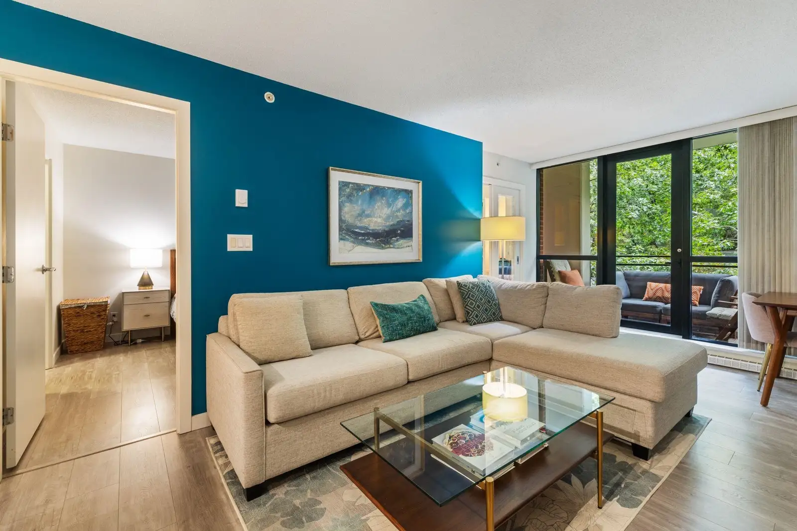 306 977 MAINLAND STREET, Vancouver BC V6B 1T2