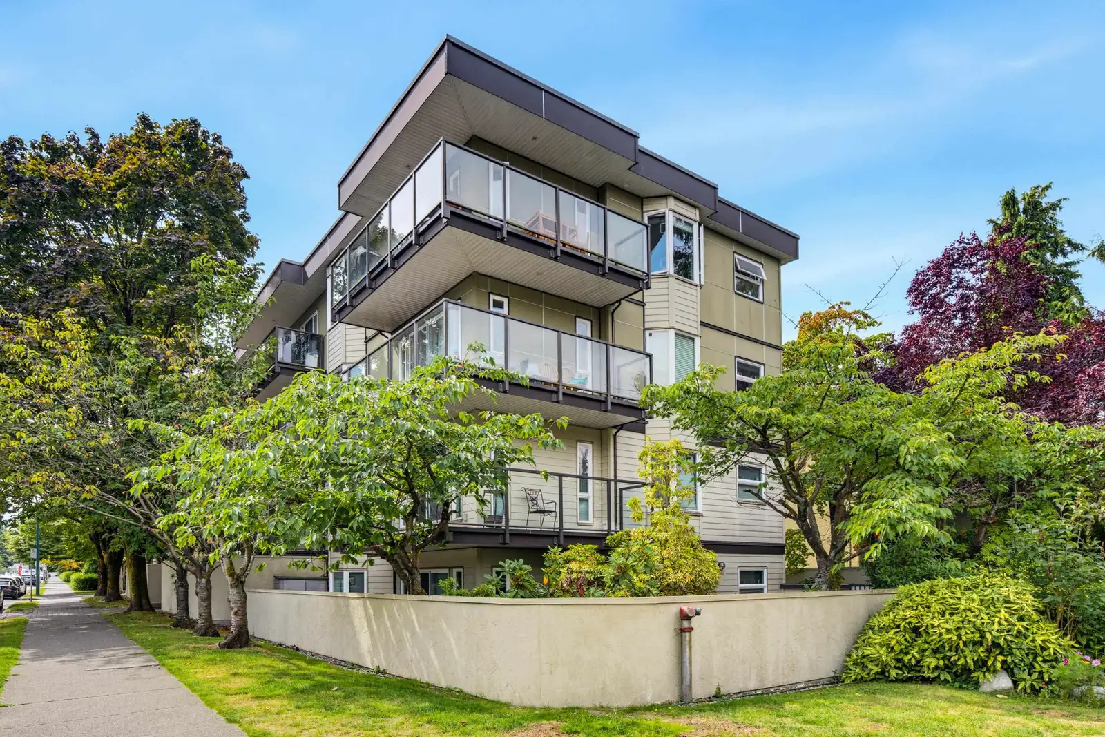 403 1200 W 10TH AVENUE, Vancouver BC V6H 1J3