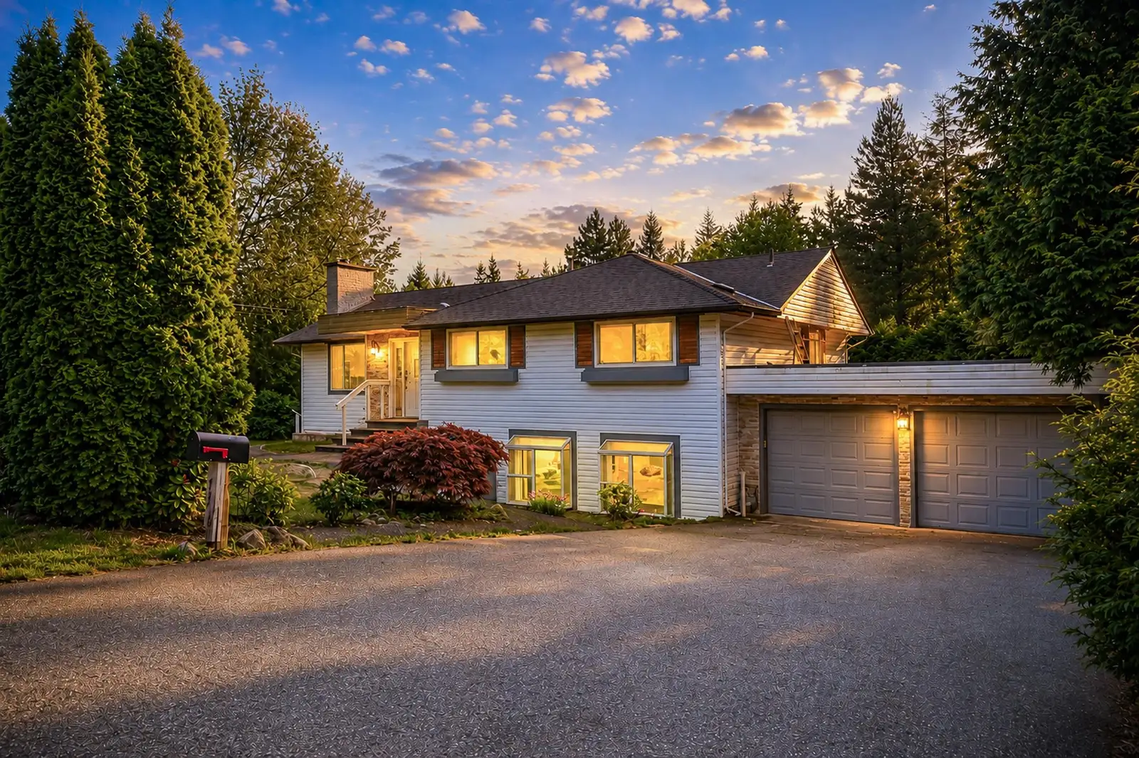 4380 WOODCREST ROAD, West Vancouver BC V7S 2W1