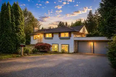 4380 WOODCREST ROAD, West Vancouver BC V7S 2W1