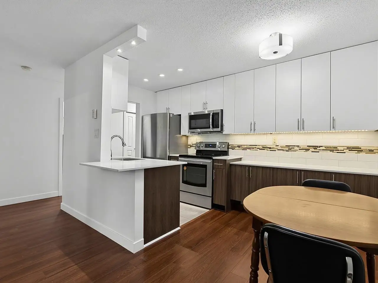 101 750 E 7TH AVENUE, Vancouver BC V5T 4H5
