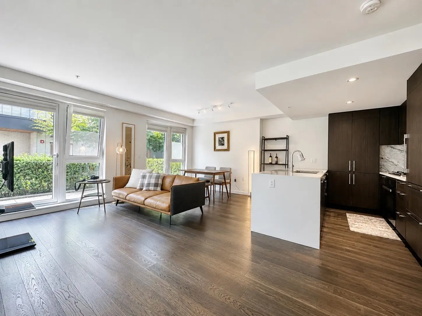 104 5383 CAMBIE STREET, Vancouver BC V5Z 2Z9