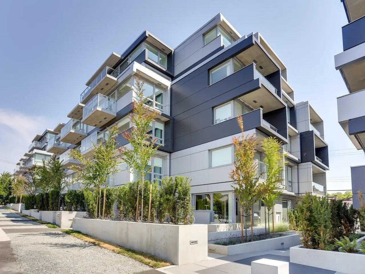 602 8030 OAK STREET, Vancouver BC V6P 0M9