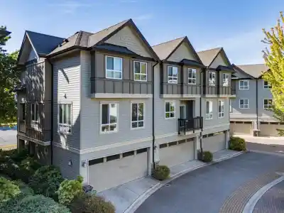 4 7140 RAILWAY AVENUE, Richmond BC V7C 3J8