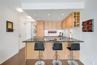 2001 821 CAMBIE STREET, Vancouver BC V6B 0E3