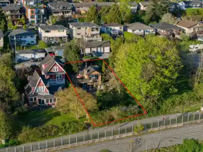 435 ALDER STREET, North Vancouver BC V7L 1A9