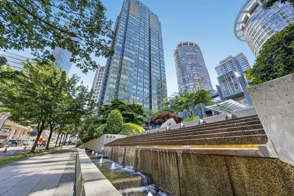 2202 1200 W GEORGIA STREET, Vancouver BC V6E 4R2