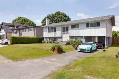 11771 82A AVENUE, Delta BC V4C 2E5