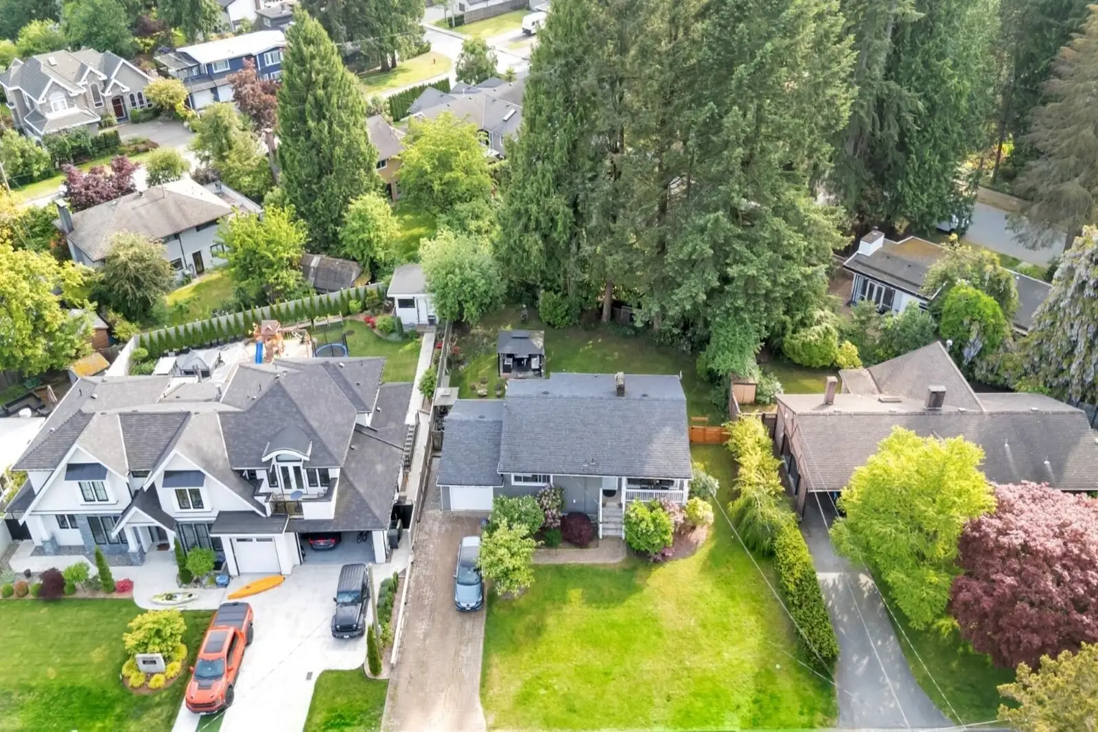 1075 RUTHINA AVENUE, North Vancouver BC V7R 2E7