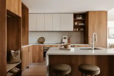 301 133 W 49TH AVENUE, Vancouver BC V5Z 2S3