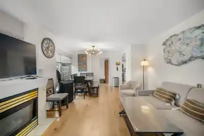 2204 183 KEEFER PLACE, Vancouver BC V6B 6B9