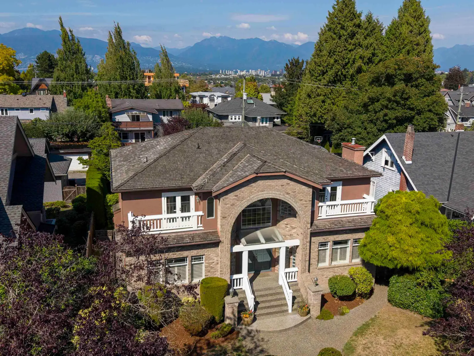 2677 W 34TH AVENUE, Vancouver BC V6N 2J3