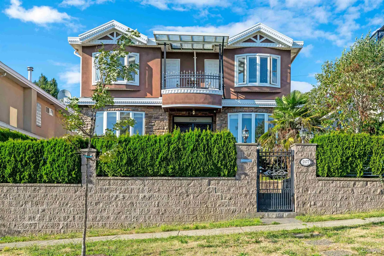 2177 BONACCORD DRIVE, Vancouver BC V5P 2N8