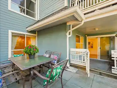 203 1729 E GEORGIA STREET, Vancouver BC V5L 2B3