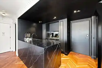 2503 198 AQUARIUS MEWS, Vancouver BC V6Z 2Y4