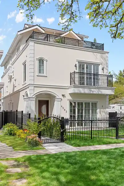 2 4503 W 15TH AVENUE, Vancouver BC V6R 3B3
