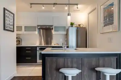 182 E 17TH AVENUE, Vancouver BC V5V 1A4