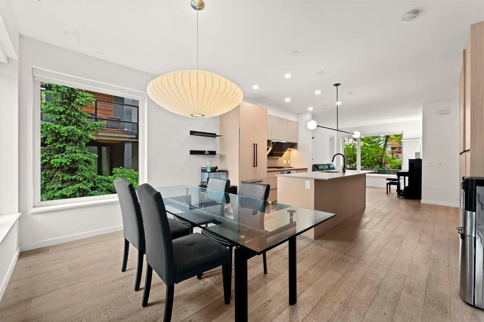 42 528 E 2ND STREET, North Vancouver BC V7L 0G8