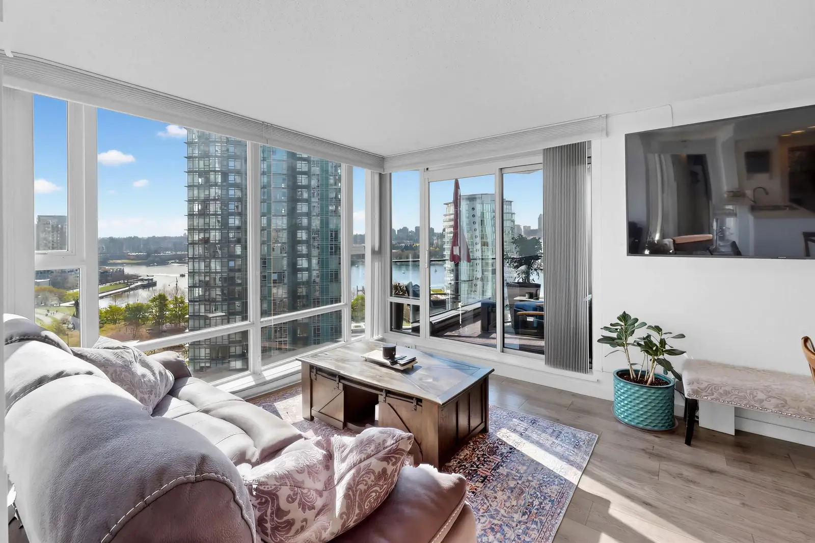 1501 455 BEACH CRESCENT, Vancouver BC V6Z 3E5