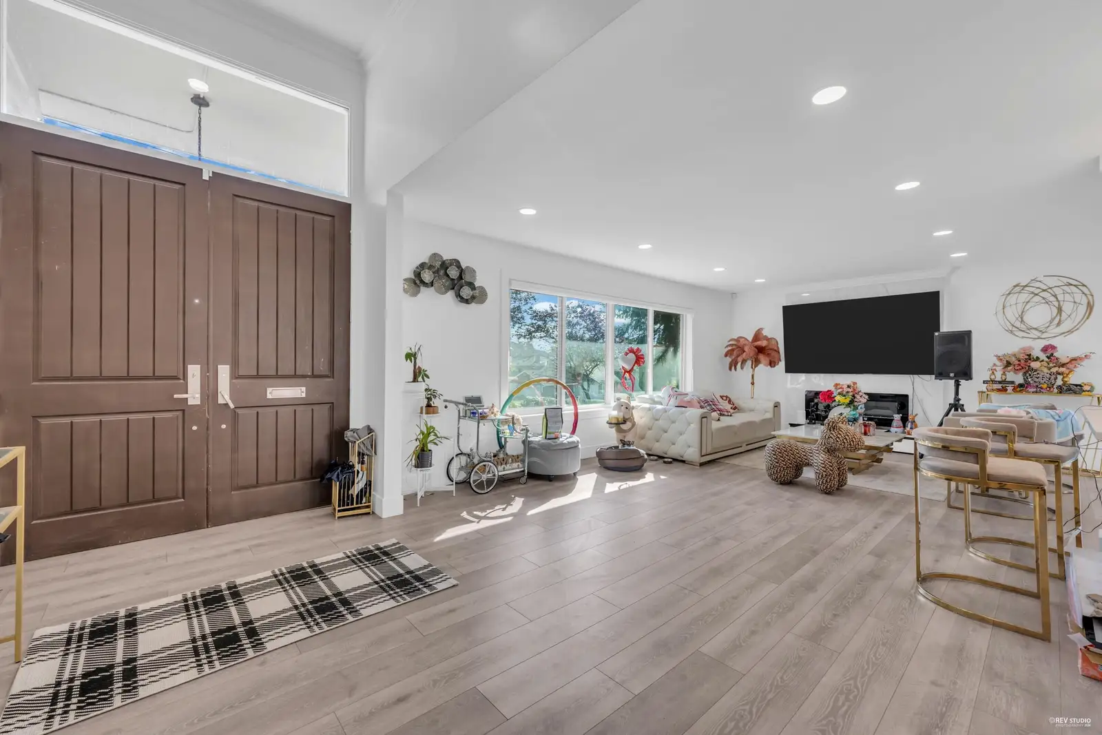 8025 BORDEN STREET, Vancouver BC V5P 3E6