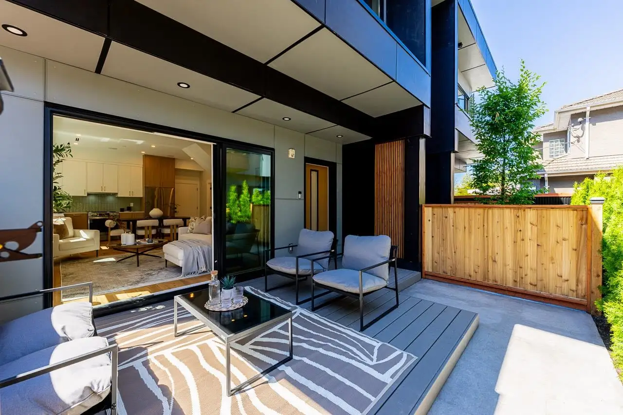1 678 E 22ND AVENUE, Vancouver BC V5V 1V4