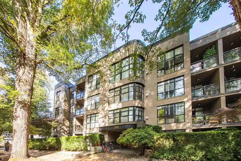 210 2181 W 10TH AVENUE, Vancouver