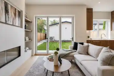 2 456 E 38TH AVENUE, Vancouver BC V5W 1H7
