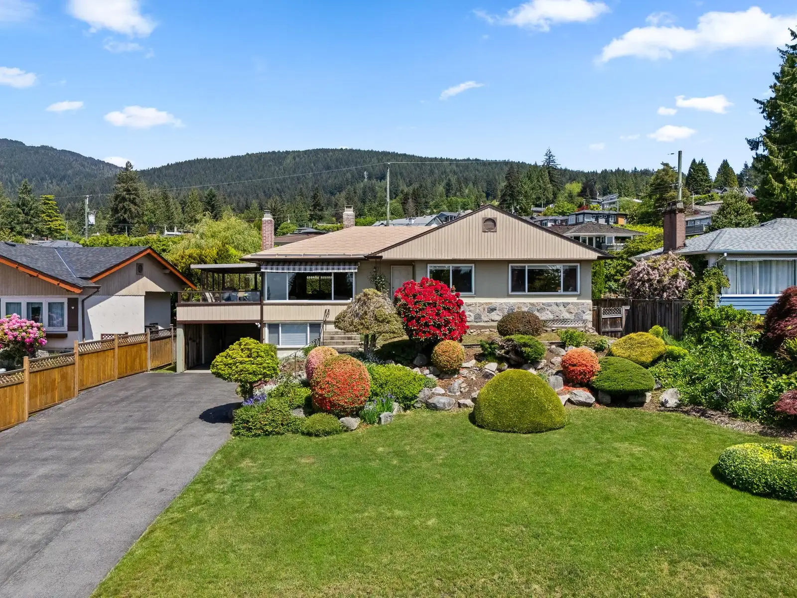170 CARISBROOKE CRESCENT, North Vancouver BC V7N 2S1
