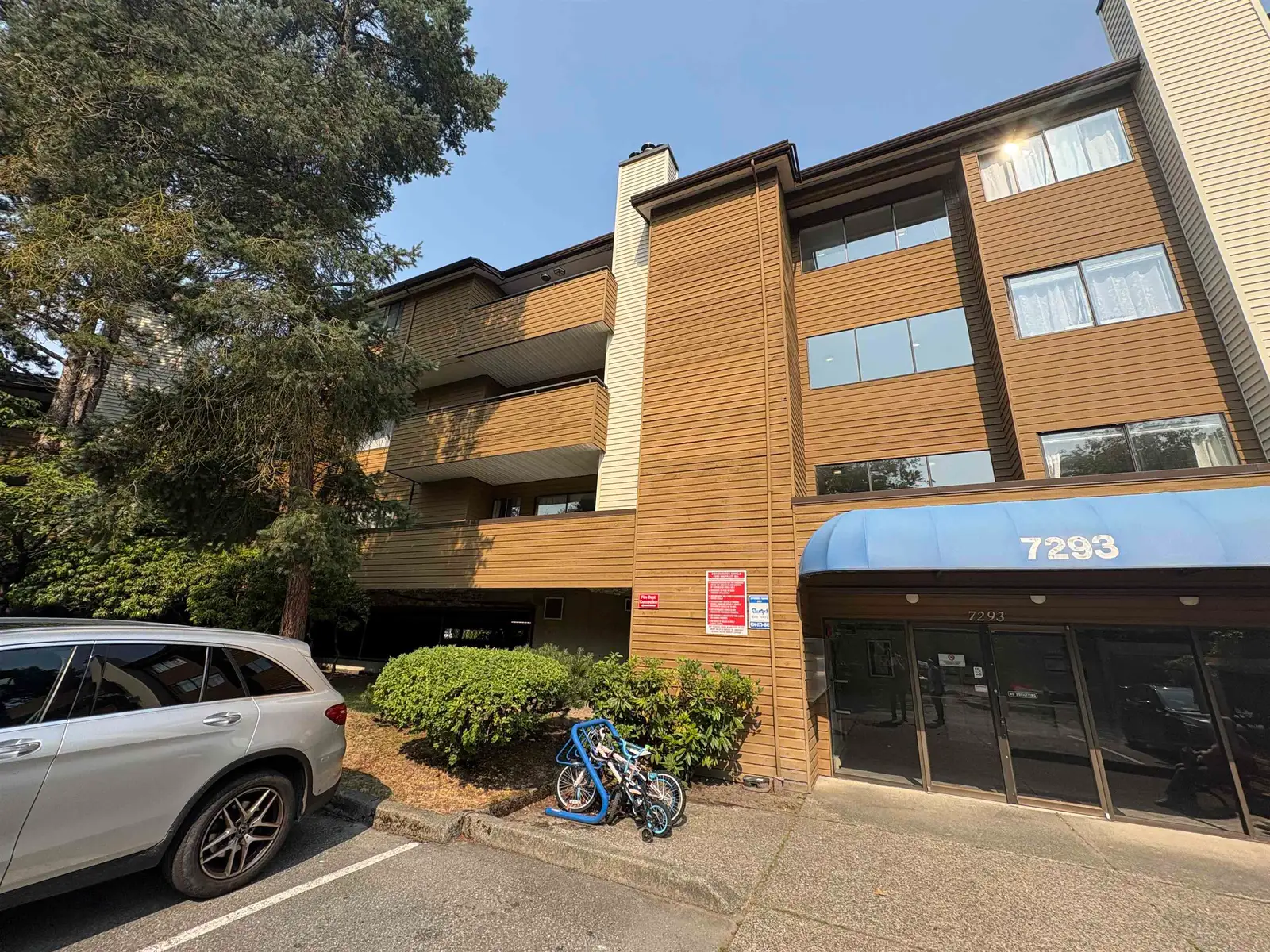 240 7293 MOFFATT ROAD, Richmond BC V6Y 3E4