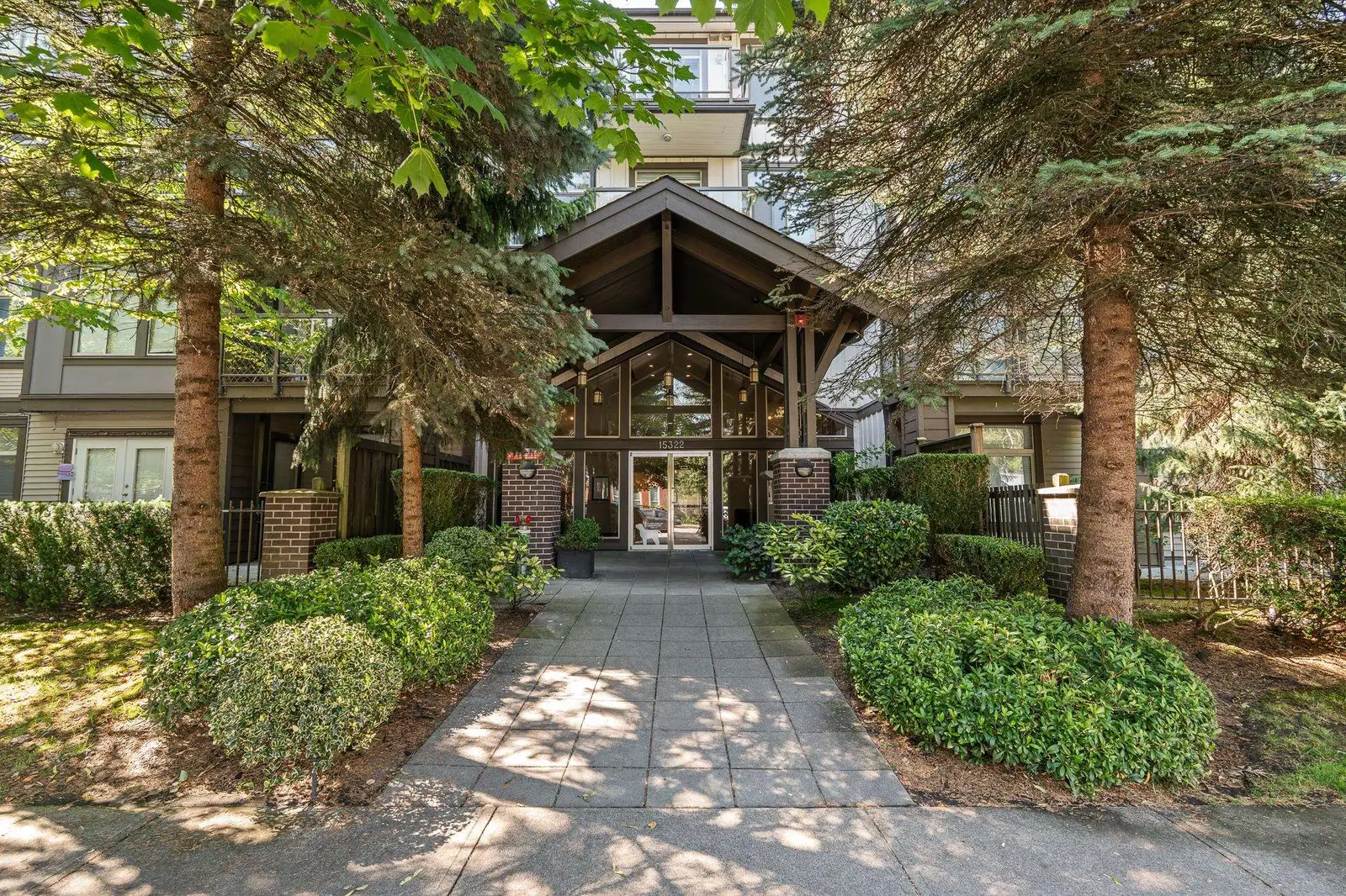 111 15322 101 AVENUE, Surrey BC V3R 4H1