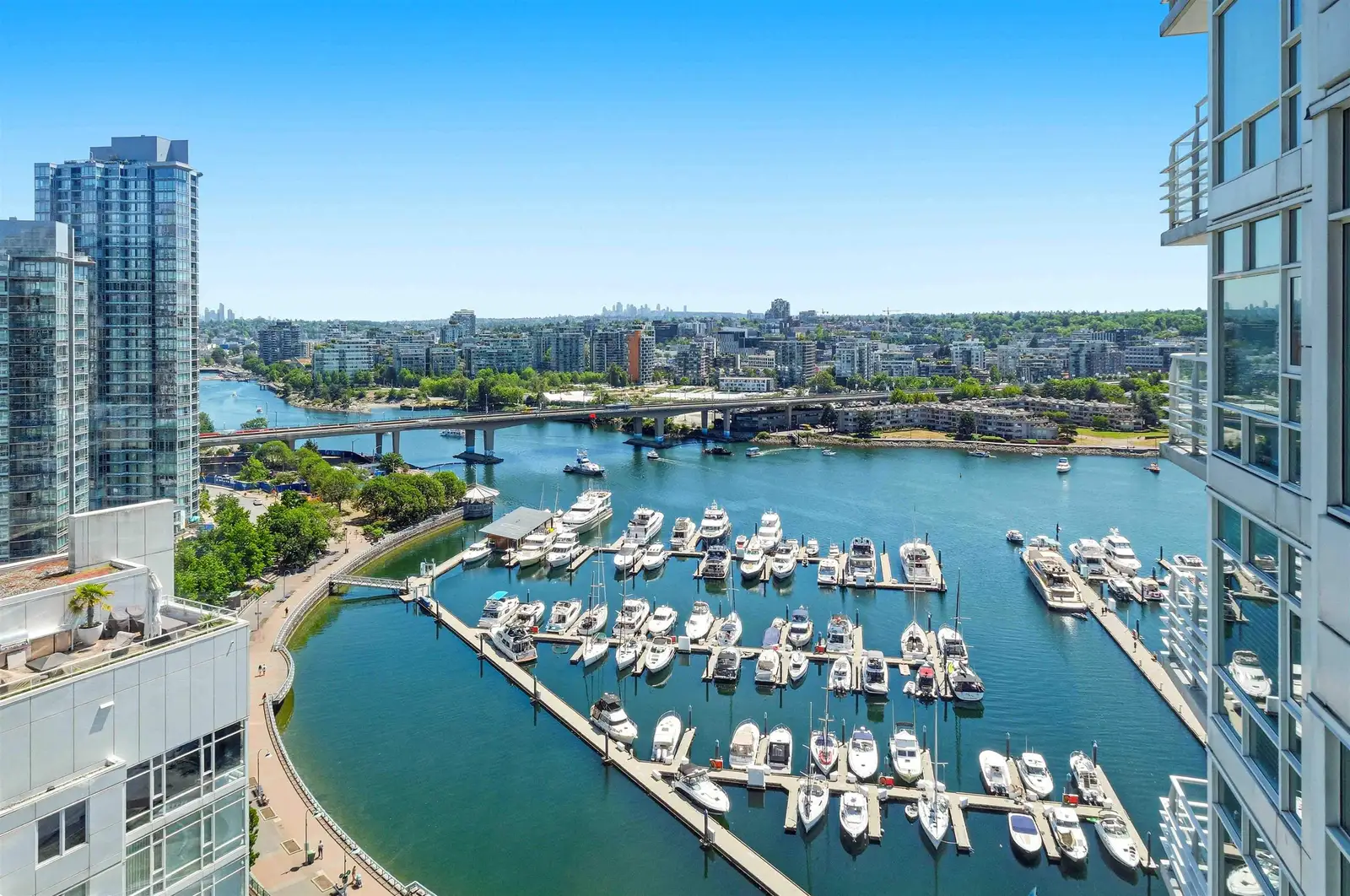 2303 1199 MARINASIDE CRESCENT, Vancouver BC V6Z 2Y2