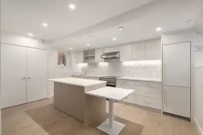 460 E 17TH AVENUE, Vancouver BC V5V 1B1