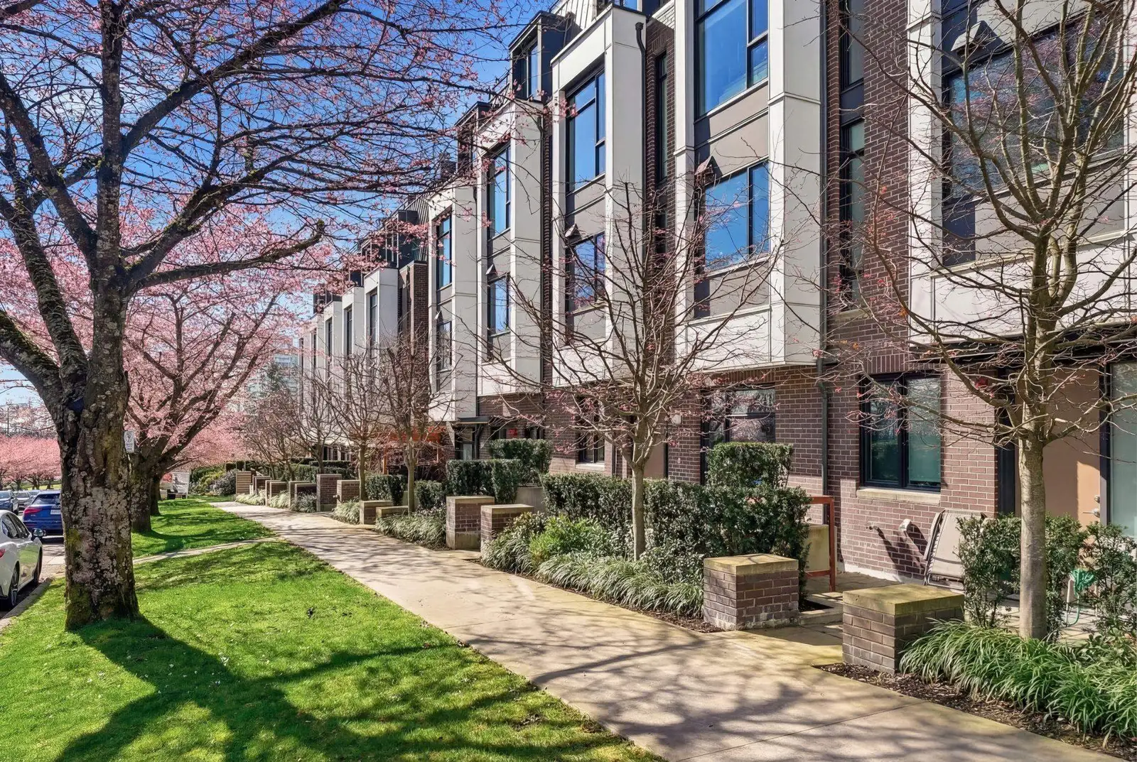 7615 YUKON STREET, Vancouver BC V5X 2Y4