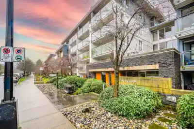 416 221 E 3RD STREET, North Vancouver BC V7L 0C1