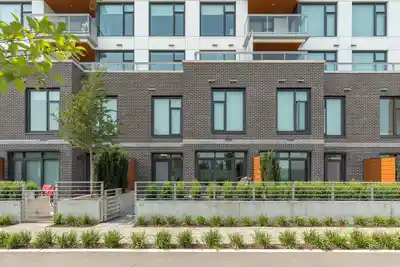 107 755 HARBOURSIDE DRIVE, North Vancouver BC V7P 0G1