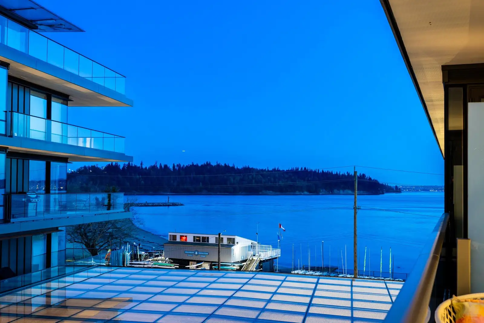 402 1355 BELLEVUE AVENUE, West Vancouver BC V7T 0B4