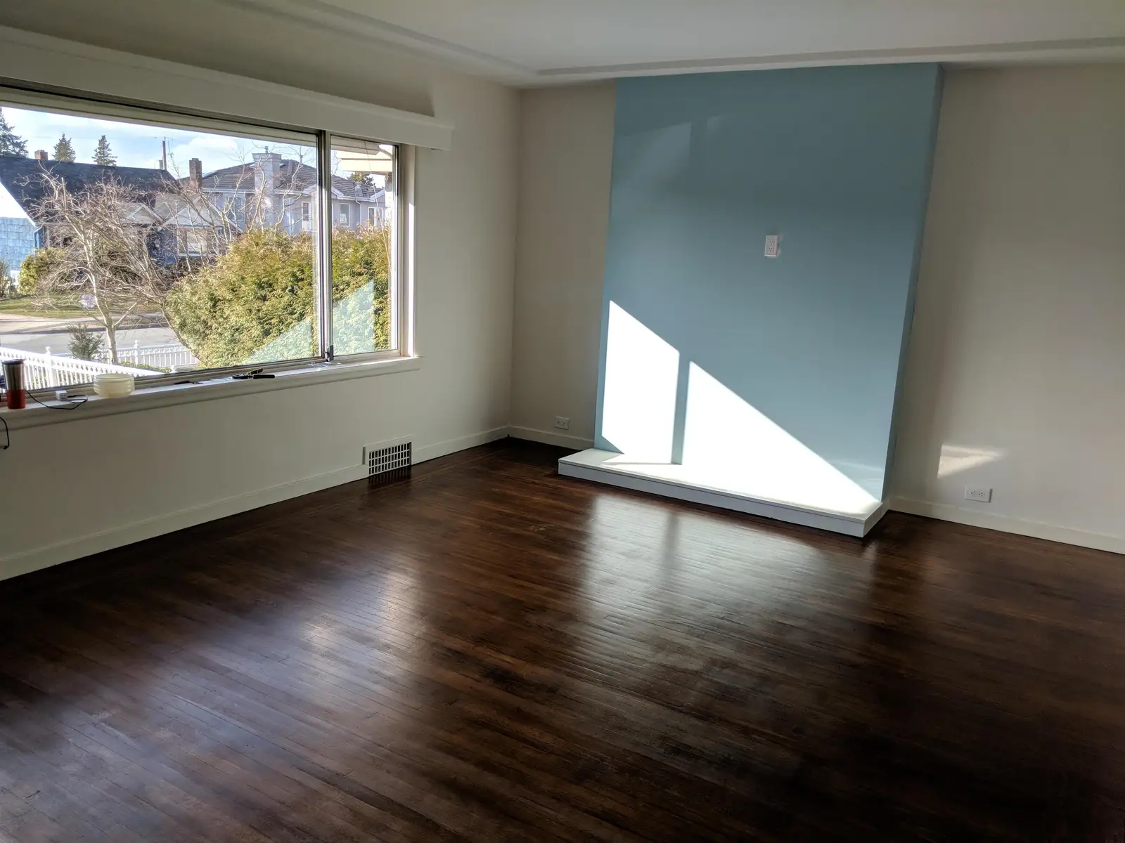 6598 DOMAN STREET, Vancouver BC V5S 3H4