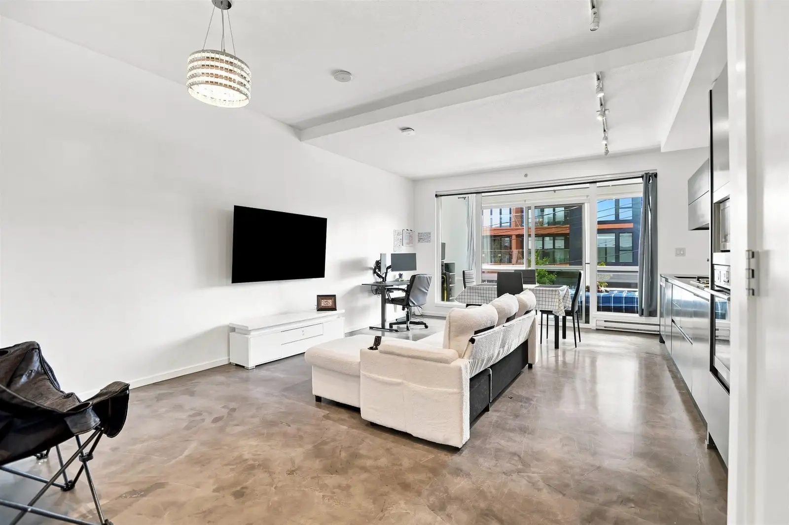 209 133 E 8TH AVENUE, Vancouver BC V5T 1R8
