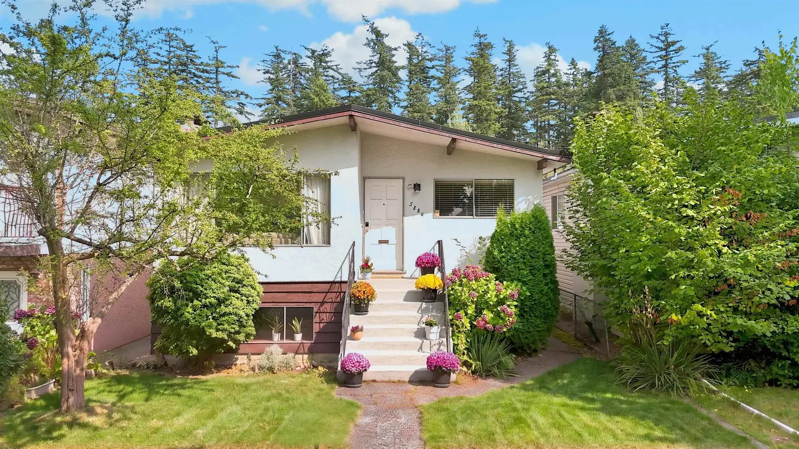 5884 ORMIDALE STREET, Vancouver BC V5R 4R3